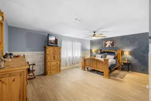 2098 Cedar Creek Rd, Hearne, TX 77859 - Photo 11