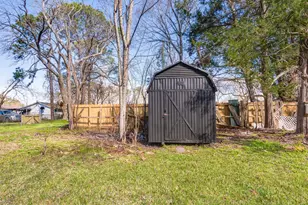1105 N Valderas St, Angleton, TX 77515 - Photo 15