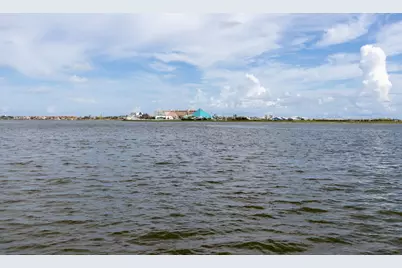 1014 Lillian Lane, Galveston, TX 77554 - Photo 11