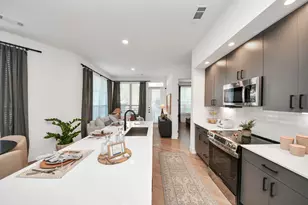 15635 Memorial Dr, Houston, TX 77079 - Photo 3