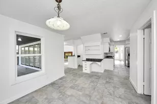 616 S Rivershire Dr, Conroe, TX 77304 - Photo 13