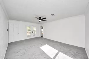 616 S Rivershire Dr, Conroe, TX 77304 - Photo 25