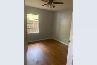 5818 Westover Street, Houston, TX 77033 - Photo 11