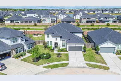1612 Dayton Ridge Circle, Friendswood, TX 77546 - Photo 1