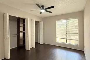 9383 Pagewood Ln, Houston, TX 77063 - Photo 17