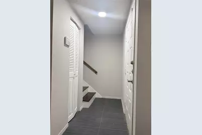 9383 Pagewood Lane, Houston, TX 77063 - Photo 11