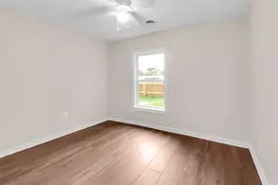 1606 W Humble St, Baytown, TX 77520 - Photo 5