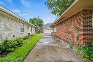 3722 Merrick St, Houston, TX 77025 - Photo 11