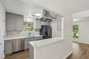 7110 Log View Dr, Houston, TX 77040 - Photo 13
