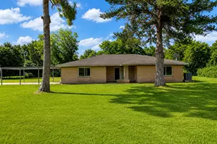 702 E Dallas St, Fresno, TX 77545 - Photo 1