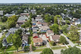 311 E 10th St, Houston, TX 77008 - Photo 7