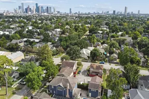 311 E 10th St, Houston, TX 77008 - Photo 9