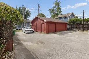 311 E 10th St, Houston, TX 77008 - Photo 13