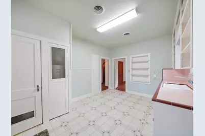 229 E Cedar Street, Angleton, TX 77515 - Photo 21