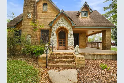 229 E Cedar Street, Angleton, TX 77515 - Photo 1