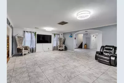 7923 Glenview Drive, Houston, TX 77061 - Photo 9