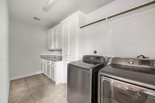 5119 Locust St, Bellaire, TX 77401 - Photo 41