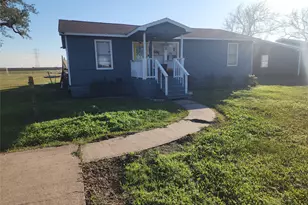 42 Country Oaks St, Brazoria, TX 77422 - Photo 1