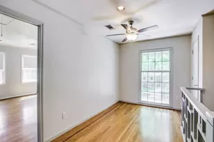 2250 W Main St, Houston, TX 77098 - Photo 13