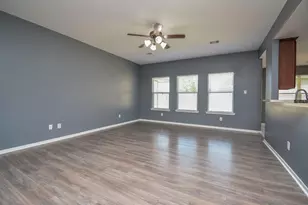 917 Almond St, Baytown, TX 77521 - Photo 9