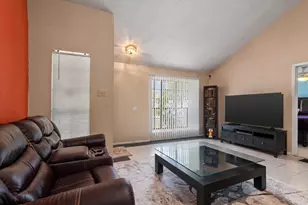 9522 Wellsworth Dr, Houston, TX 77083 - Photo 5