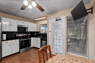 9522 Wellsworth Dr, Houston, TX 77083 - Photo 7