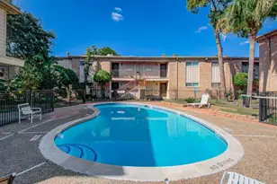 8110 Albacore Dr, Houston, TX 77074 - Photo 7