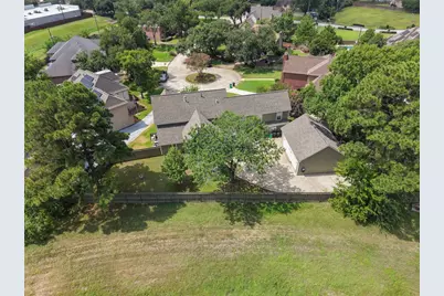8802 Sedgemoor Drive, Tomball, TX 77375 - Photo 9