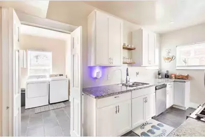 2108 Berry Street, Houston, TX 77004 - Photo 9