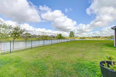 4602 Kingston Shores Lane, Rosharon, TX 77583 - Photo 35
