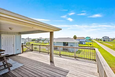 955 Townsend Drive, Crystal Beach, TX 77650 - Photo 7