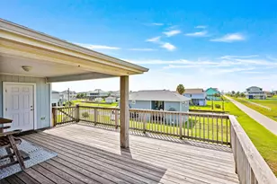 955 Townsend Dr, Crystal Beach, TX 77650 - Photo 7