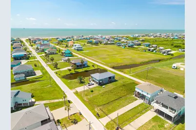 955 Townsend Drive, Crystal Beach, TX 77650 - Photo 5