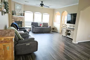 1122 Chase Park Dr, Bacliff, TX 77518 - Photo 3