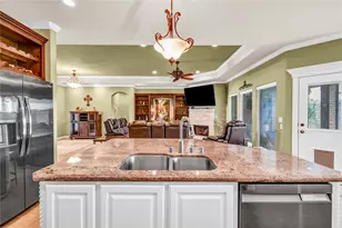 101 Deerwood Dr, Lake Jackson, TX 77566 - Photo 11