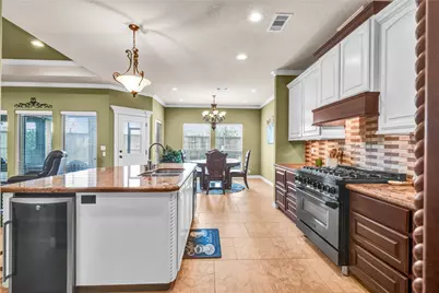 101 Deerwood Drive, Lake Jackson, TX 77566 - Photo 9