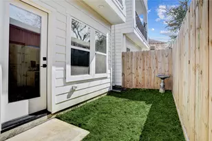 2013 Cochran St, Houston, TX 77009 - Photo 3