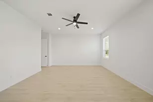 328 Louvenia Ct, Pinehurst, TX 77362 - Photo 11