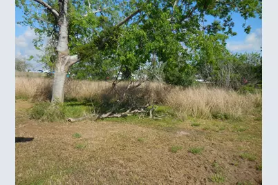 628 Austin Street W, Matagorda, TX 77457 - Photo 7