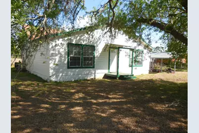 628 Austin Street W, Matagorda, TX 77457 - Photo 3