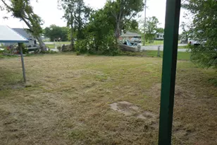 628 Austin St W, Matagorda, TX 77457 - Photo 11