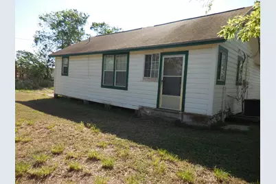 628 Austin Street W, Matagorda, TX 77457 - Photo 5