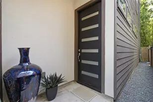 4704 Hershe St, Houston, TX 77020 - Photo 3