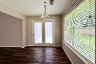 4006 Hunnington Dr, Conroe, TX 77303 - Photo 11