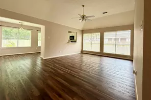 4006 Hunnington Dr, Conroe, TX 77303 - Photo 5