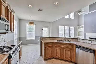 13002 Misty Bay Ln, Pearland, TX 77584 - Photo 11