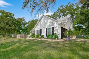 502 Tall Timber Dr, West Columbia, TX 77486 - Photo 3