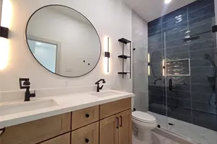 9821 Turnbow St, Houston, TX 77029 - Photo 9