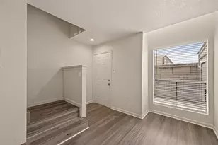 2110 Wilcrest Dr, Houston, TX 77042 - Photo 11