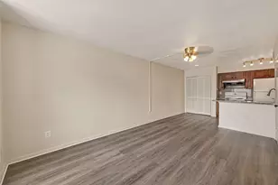 2110 Wilcrest Dr, Houston, TX 77042 - Photo 7